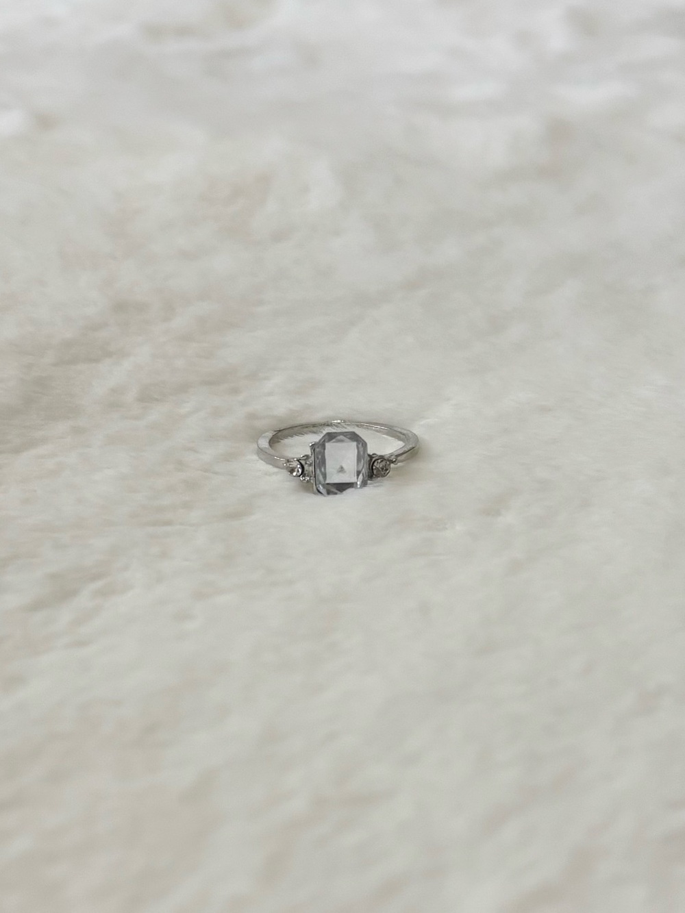 5/$15 🩷 MUST BUNDLE Silver Clear Crystal Solitaire Ring - Picture 3 of 4
